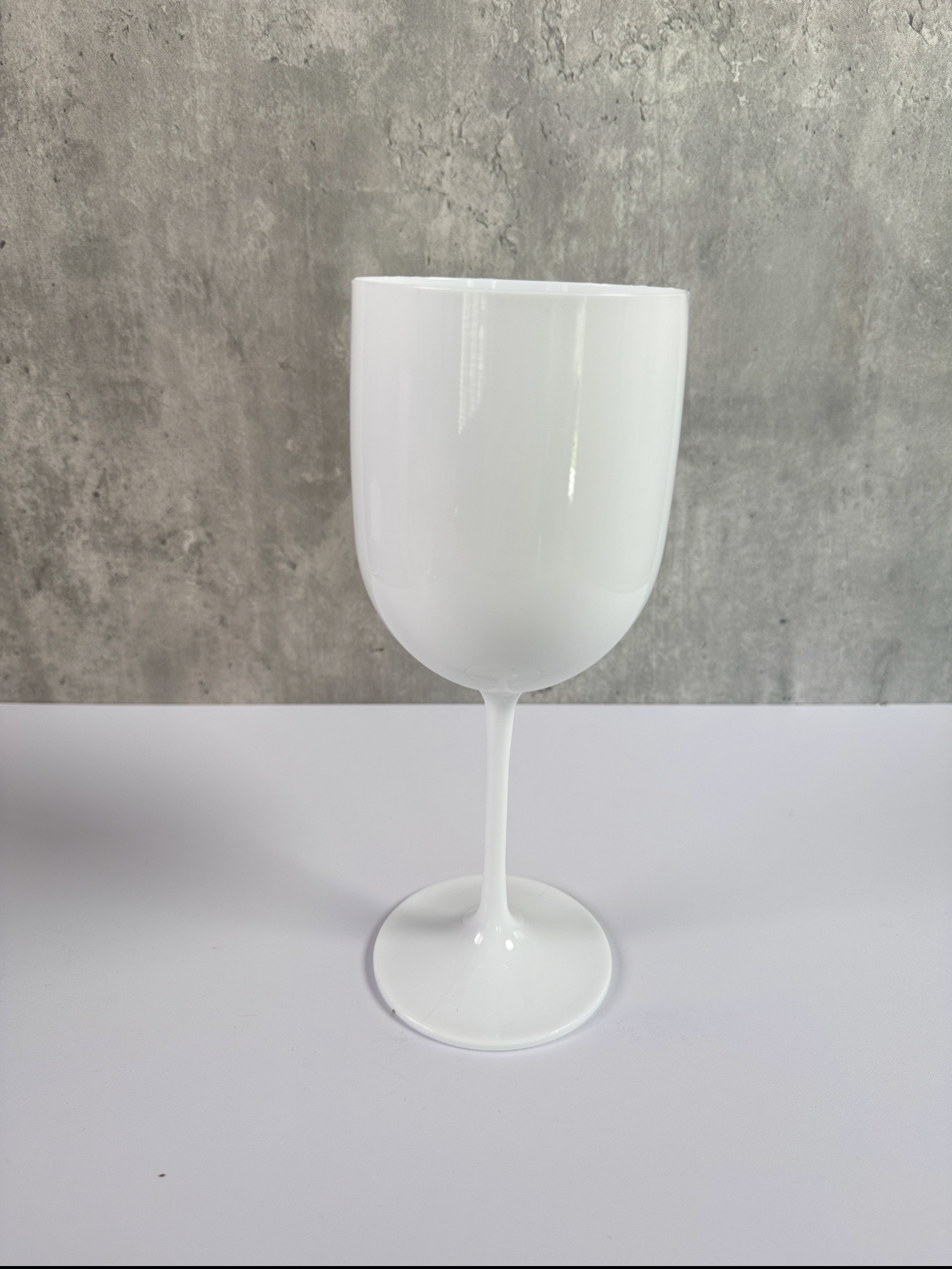 Weißes Weinglas (Plastik)– Stilvoll, modern und Eleganz