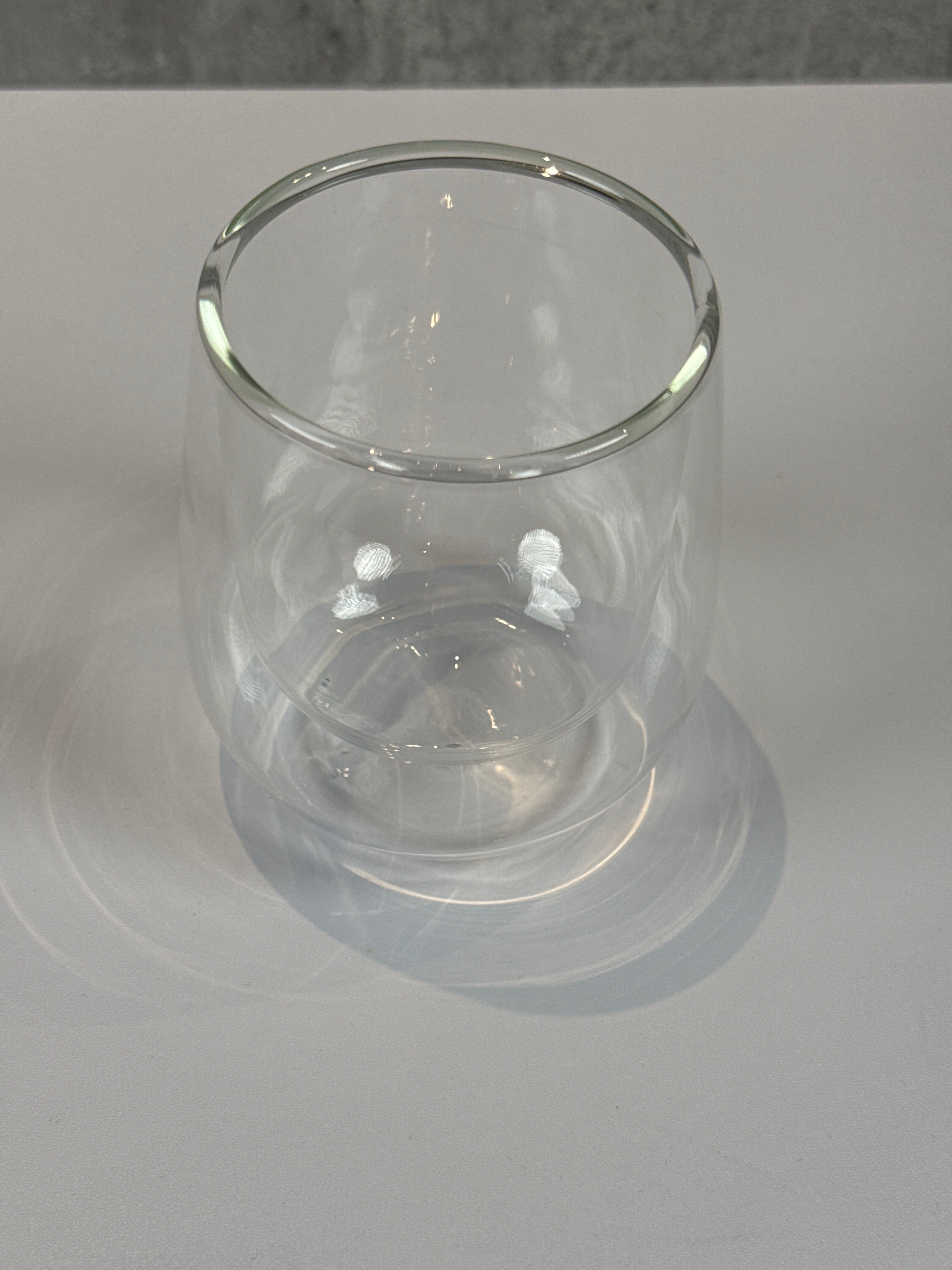 Doppelwandige Tasse ohne Griff