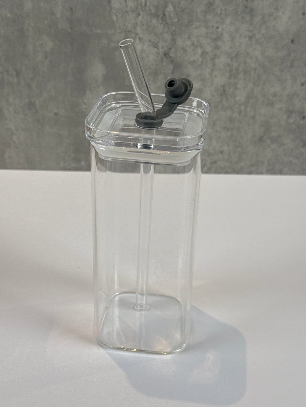 Latte Macchiato Glas mit Deckel & Glasstrohhalm